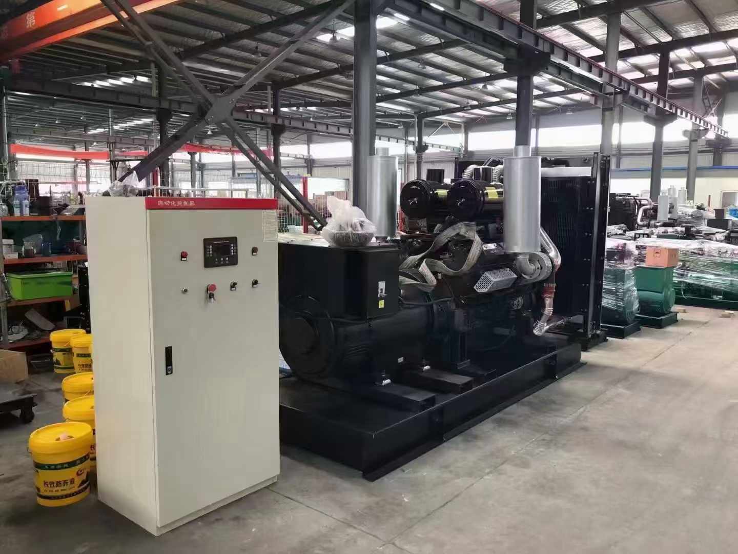 保亭柴油发电机运行时的噪音和振动水平如何？