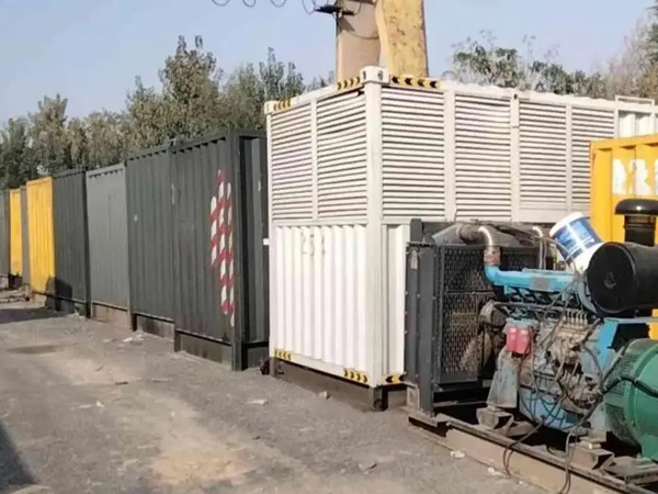 保亭200KW柴油发电机机组每小时油耗是多少？